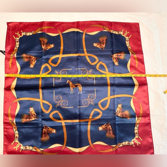 NWOT Unisex Scarves - Picture 4 of 6